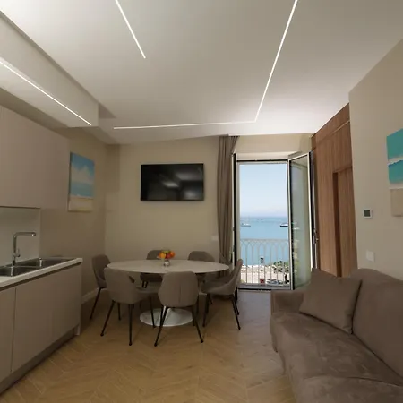 Live In Apartment Geata